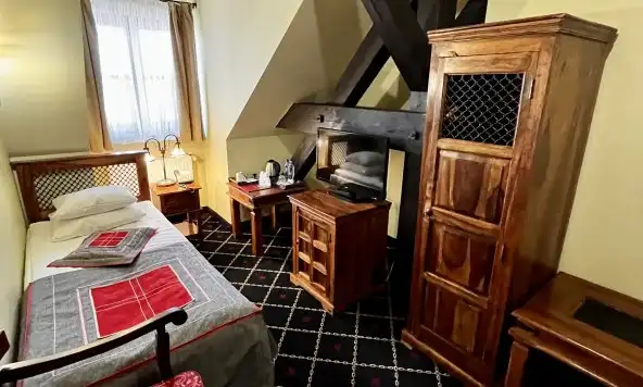 Vienvietis Standard pilyje